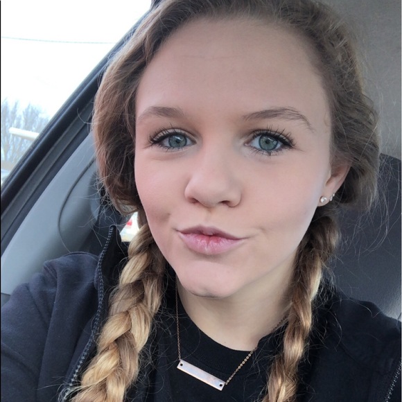 Meet your Posher, Paige - Picture 1 of 1